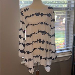 CNFIO top LARGE NWT